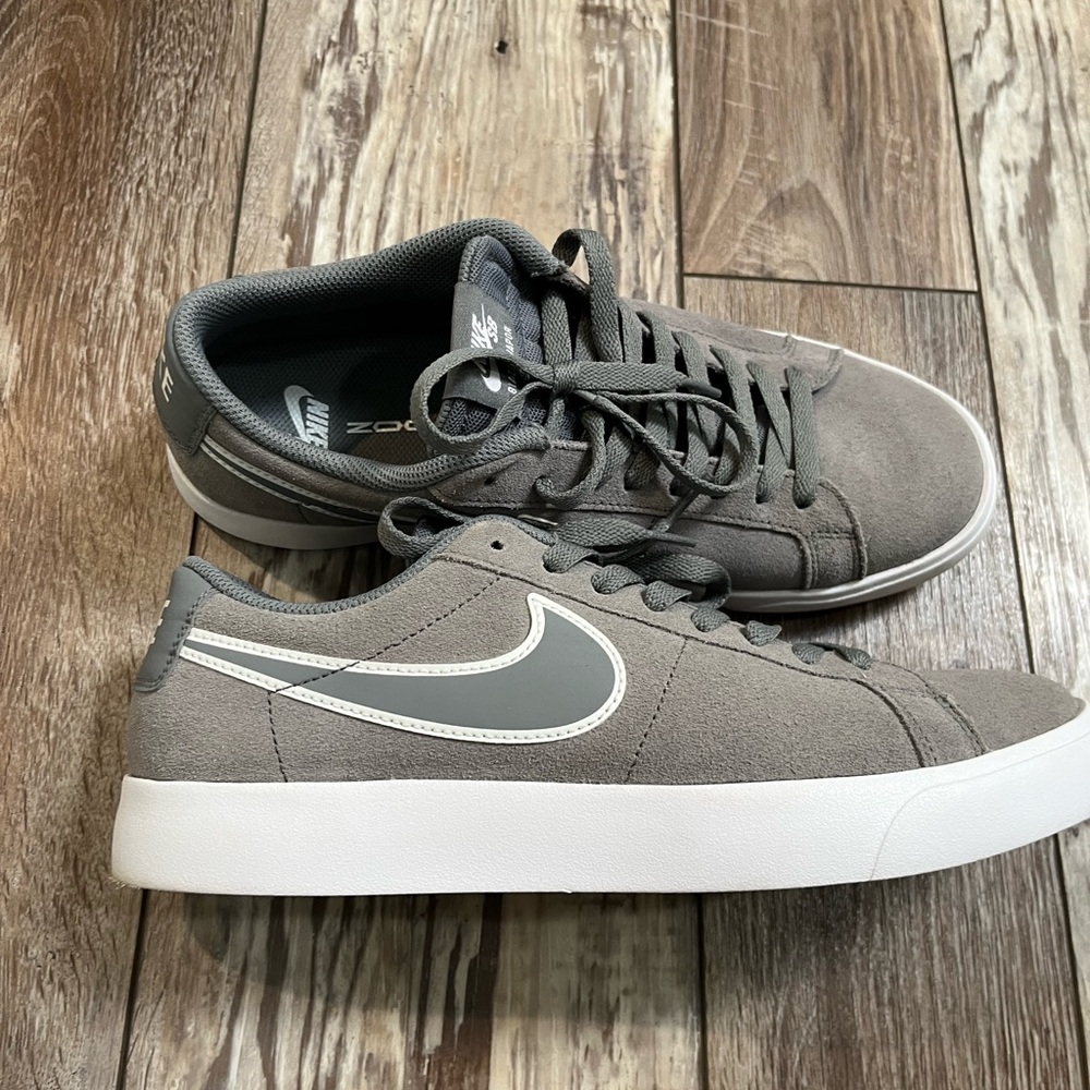 Nike Men's Blazer Dark Gray Sneakers